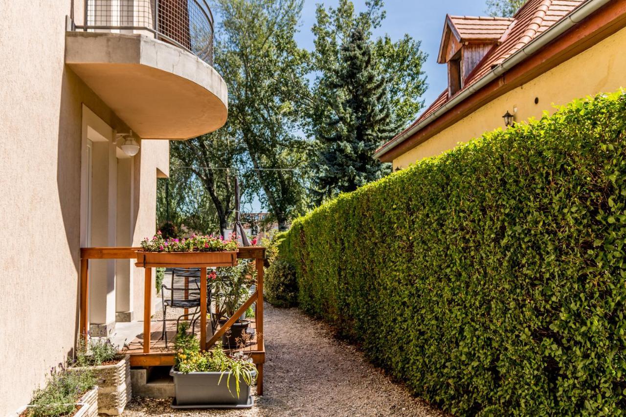 Villa 21 Boutique Rooms Balatonalmádi Exterior foto